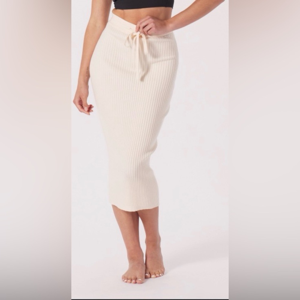 Glyder Beige Ribbed Pencil Skirt